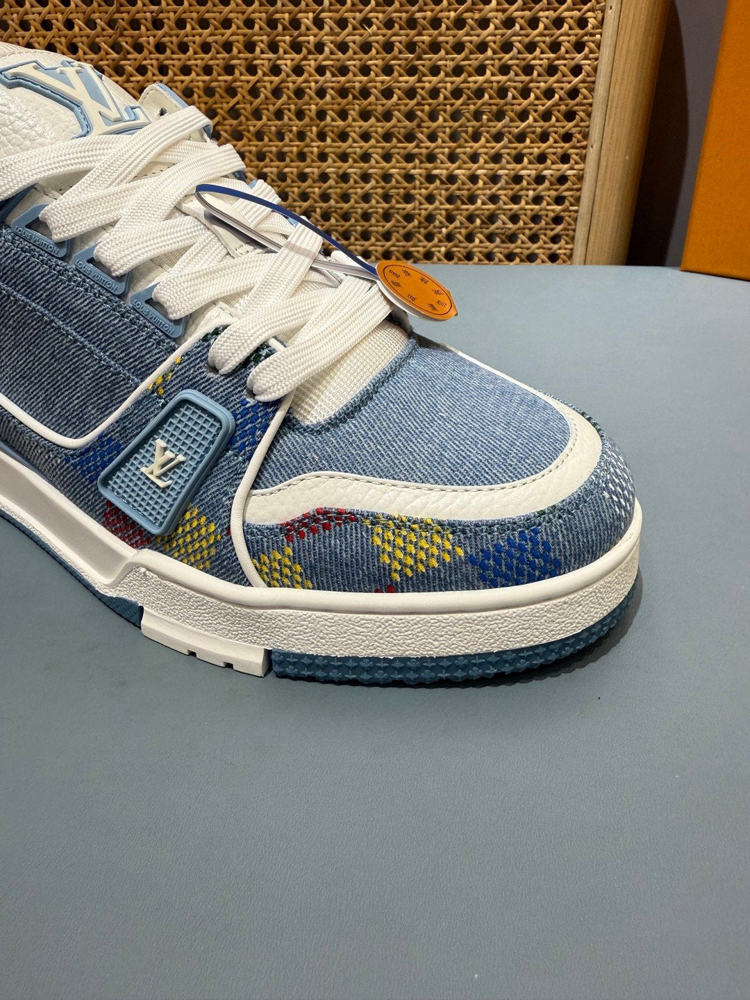Sneakers Trainer Denim 'Bleu Ciel Monogram' — vue 10