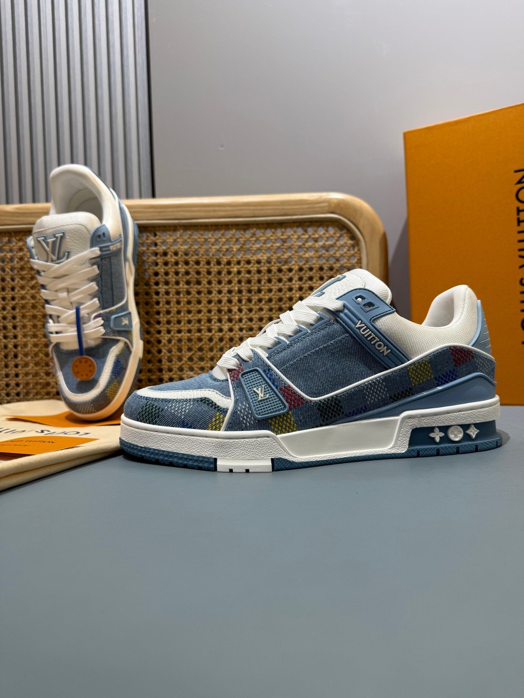 Sneakers Trainer Denim 'Bleu Ciel Monogram' — vue 17