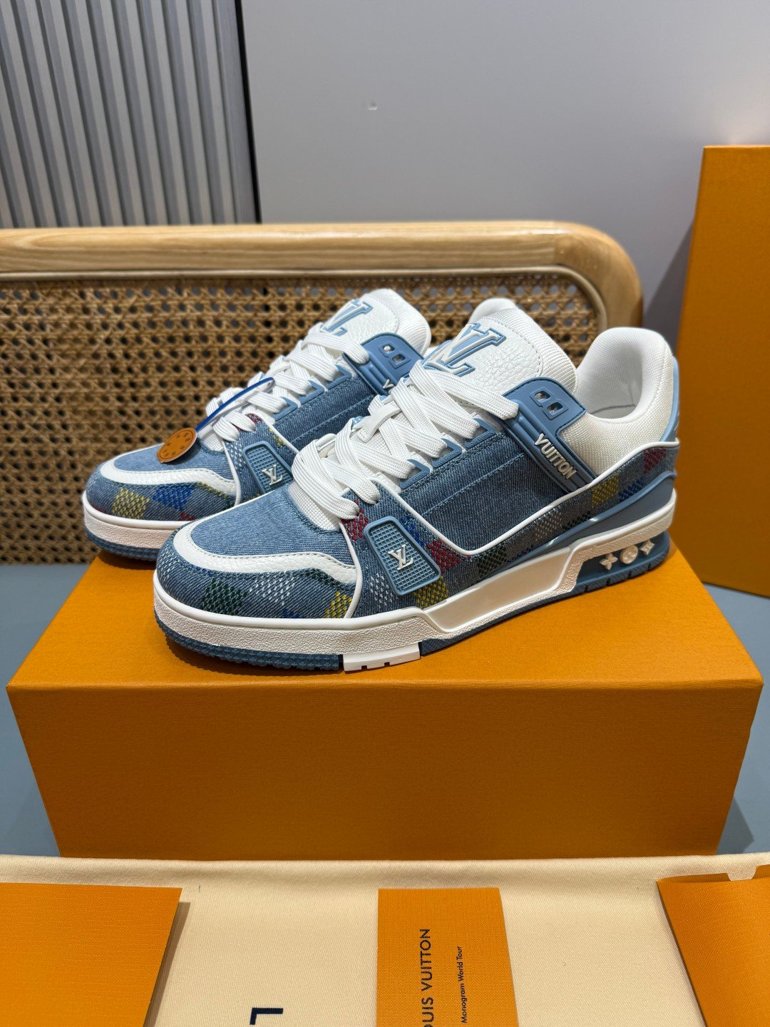 Sneakers Trainer Denim 'Bleu Ciel Monogram' — vue 21