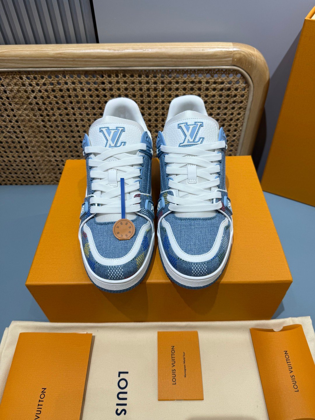 Sneakers Trainer Denim 'Bleu Ciel Monogram' — vue 22
