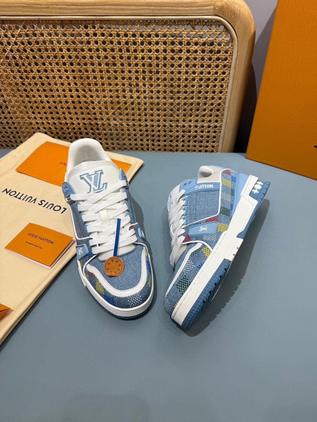 Sneakers Trainer Denim 'Bleu Ciel Monogram' — vue 24