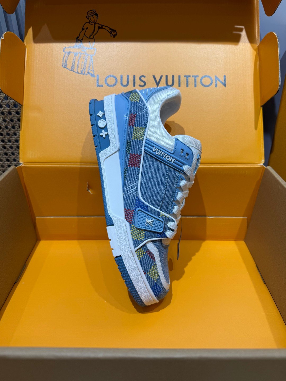 Sneakers Trainer Denim 'Bleu Ciel Monogram' — vue 27
