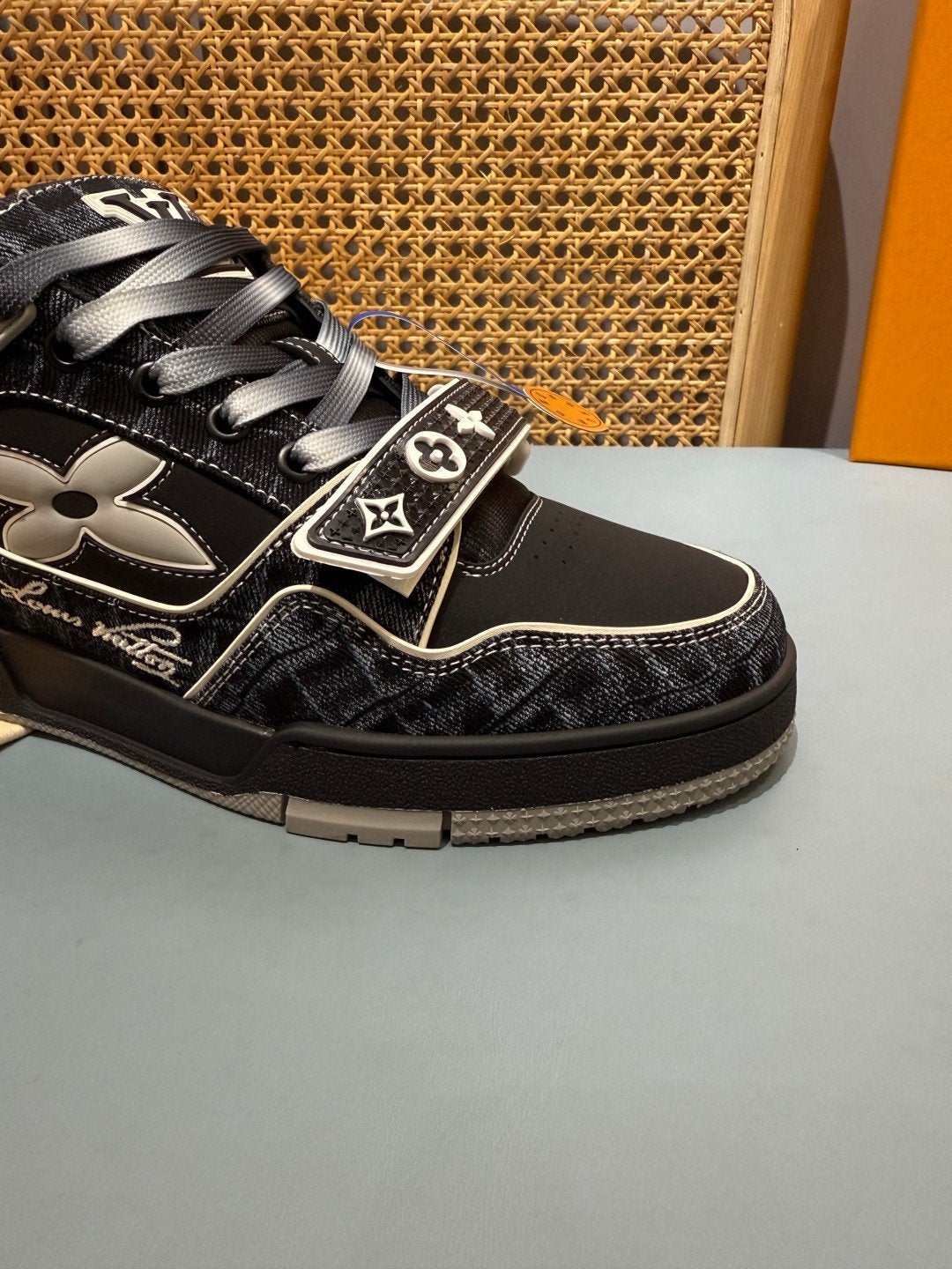 Sneakers Trainer Velcro 'Denim Noir Monogram' — vue 9