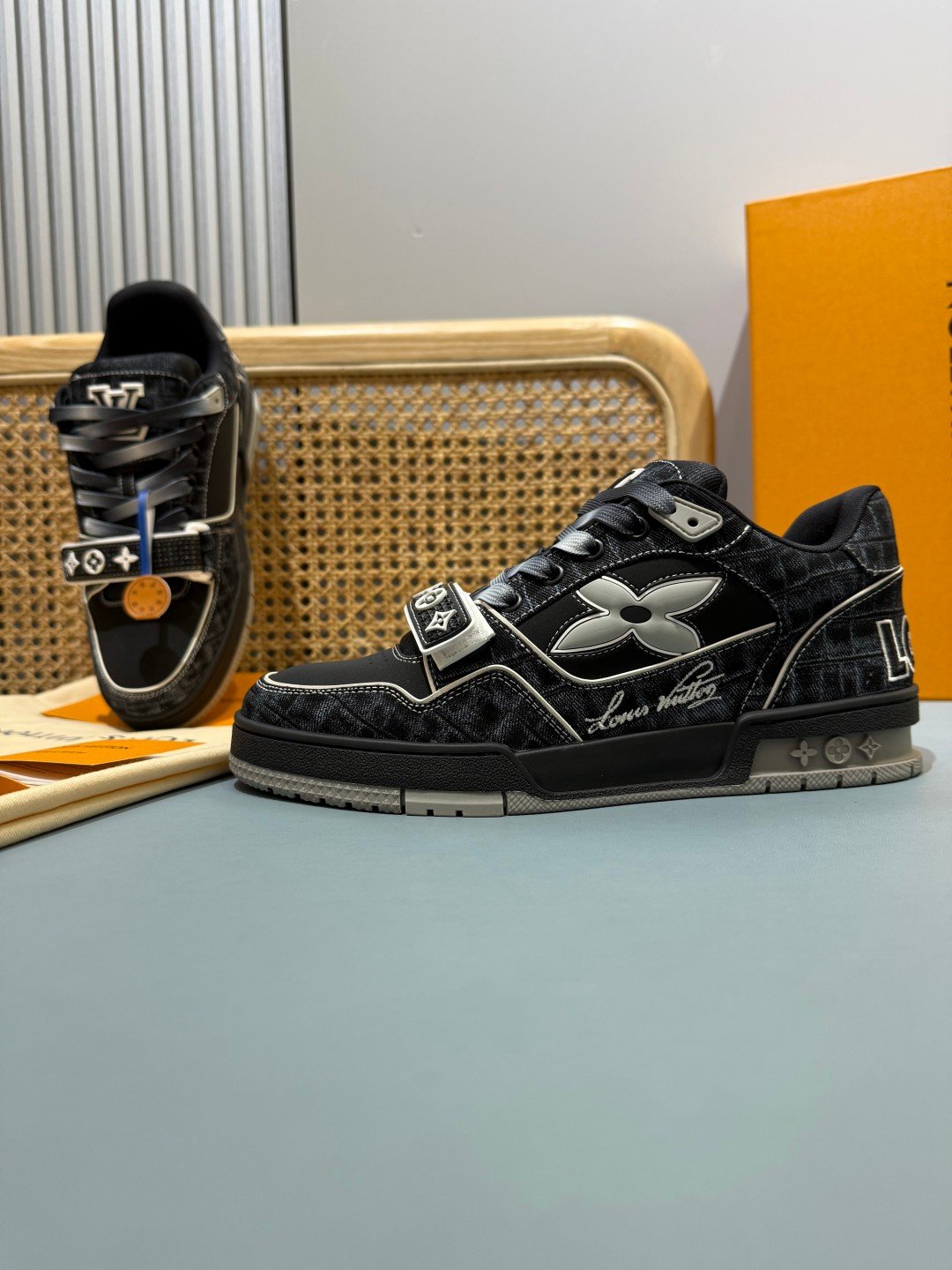 Sneakers Trainer Velcro 'Denim Noir Monogram' — vue 16