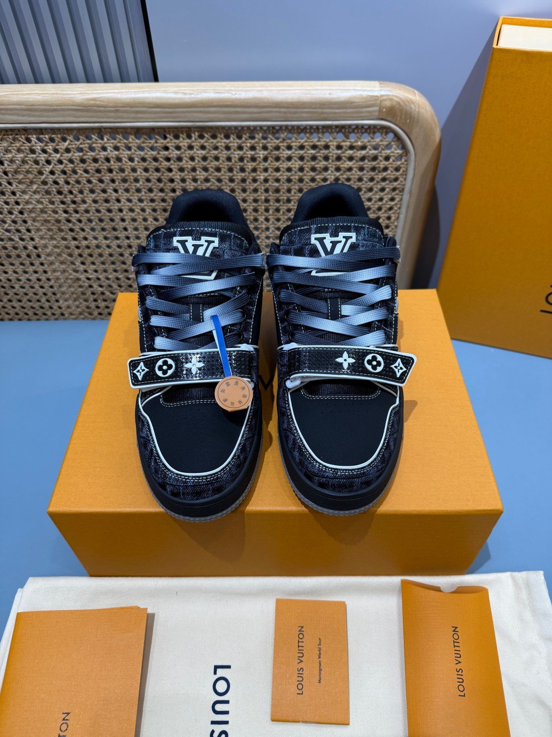 Sneakers Trainer Velcro 'Denim Noir Monogram' — vue 21