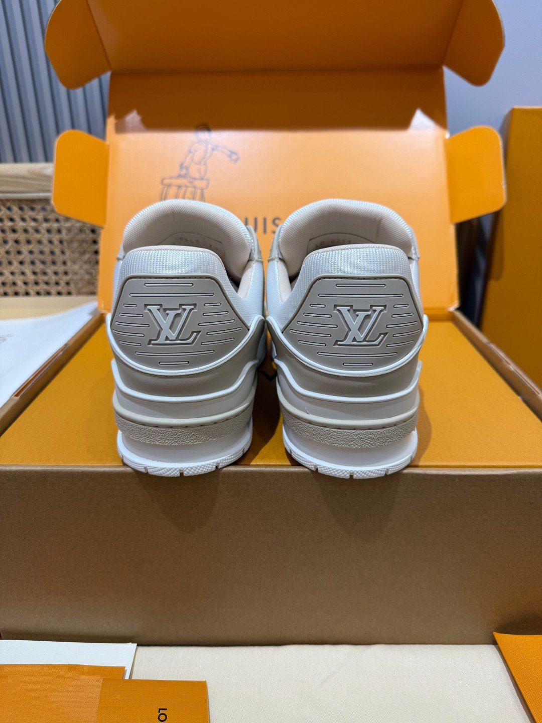 Sneakers Trainer 'Blanc Cassé' — vue 3