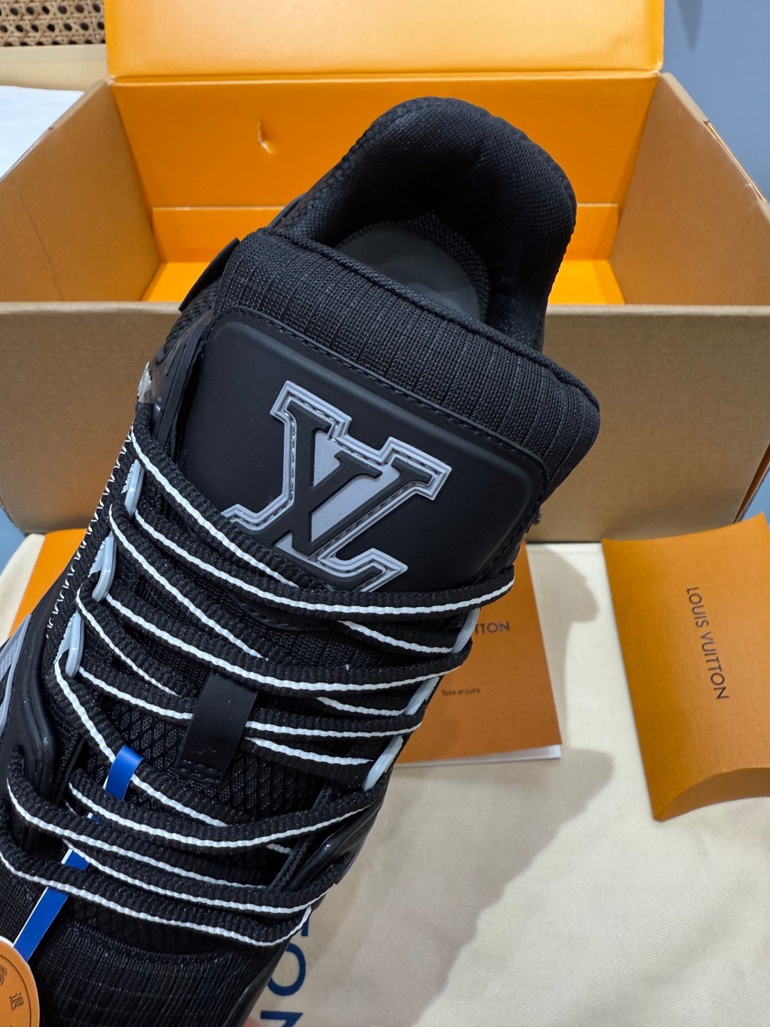 Sneakers Trainer 'Noir Monogram' — vue 7
