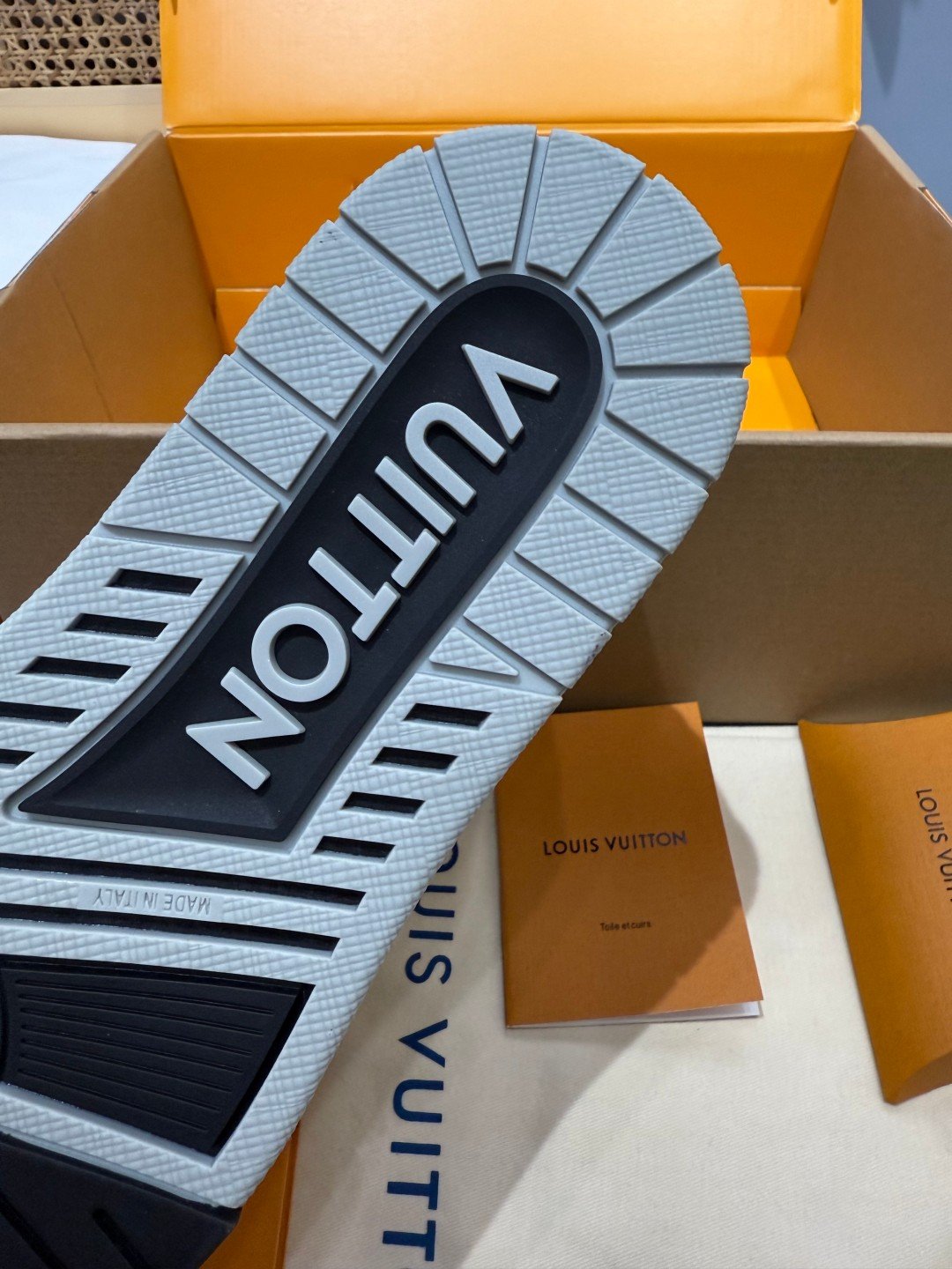 Sneakers Trainer 'Noir Monogram' — vue 12