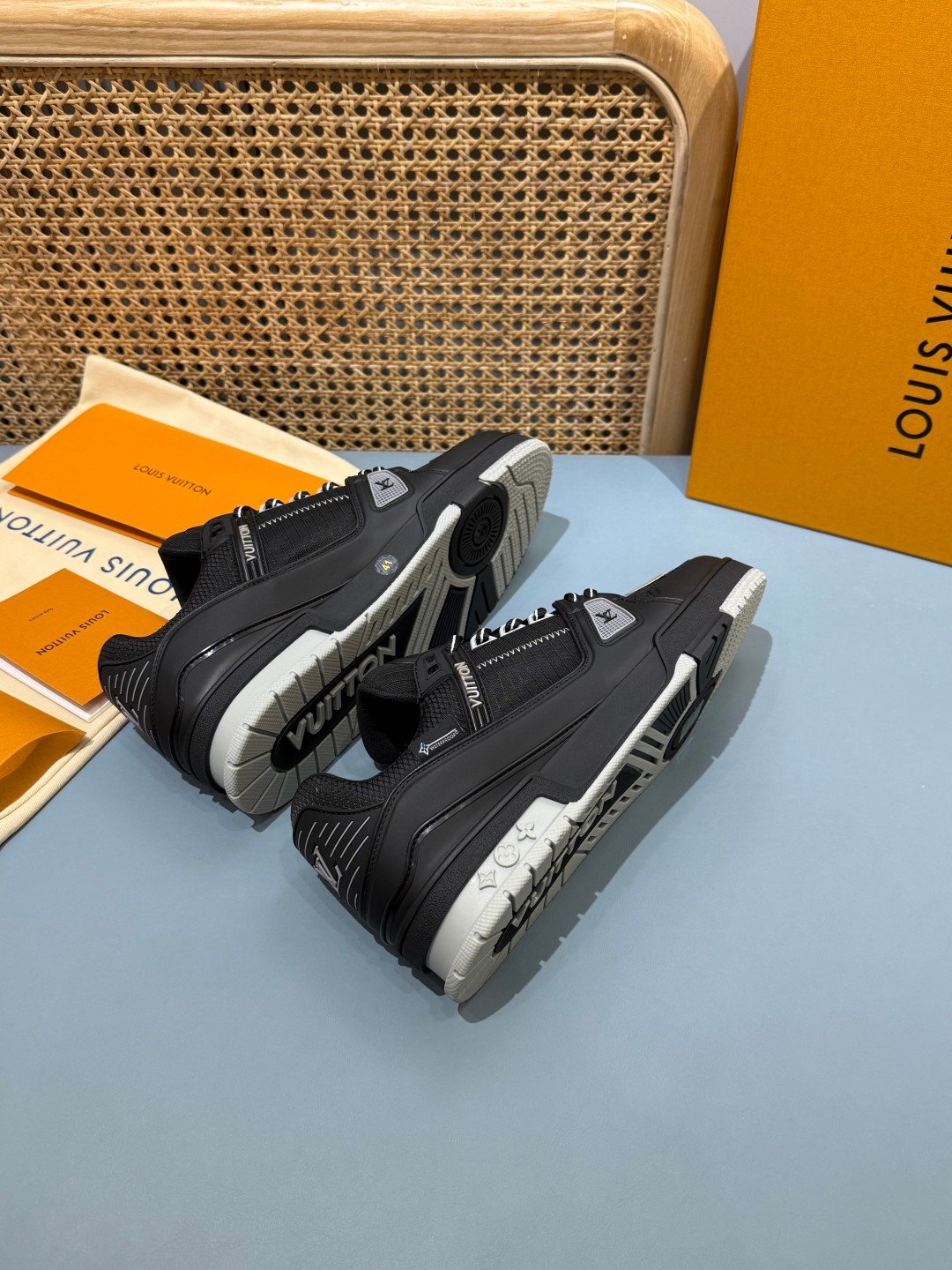 Sneakers Trainer 'Noir Monogram' — vue 14