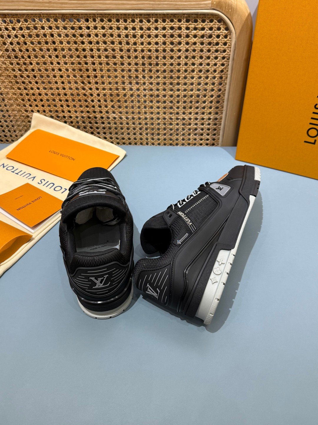 Sneakers Trainer 'Noir Monogram' — vue 15