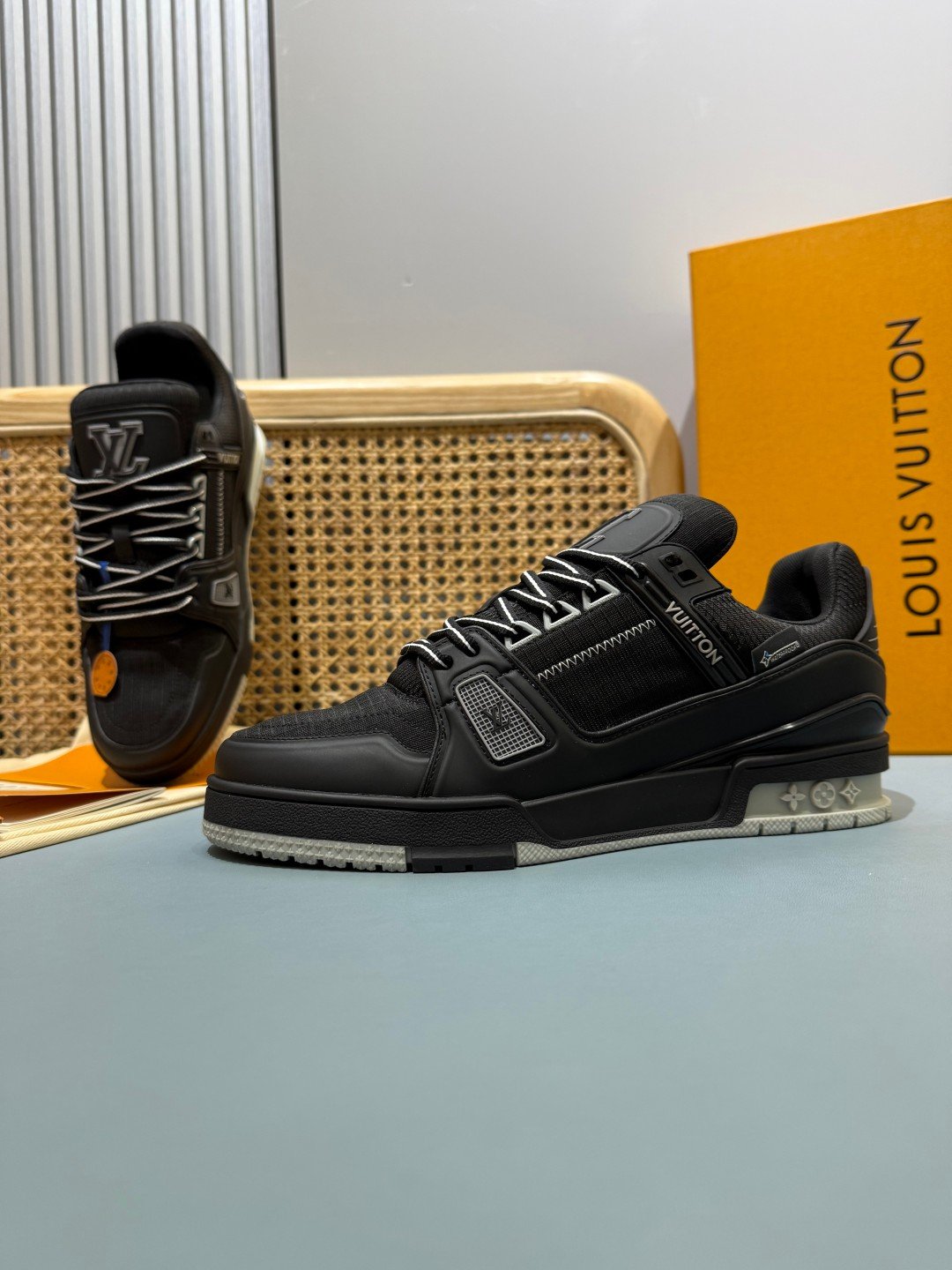 Sneakers Trainer 'Noir Monogram' — vue 16