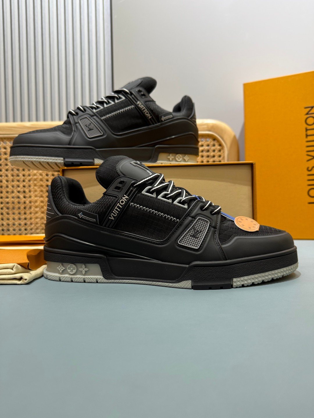 Sneakers Trainer 'Noir Monogram' — vue 22