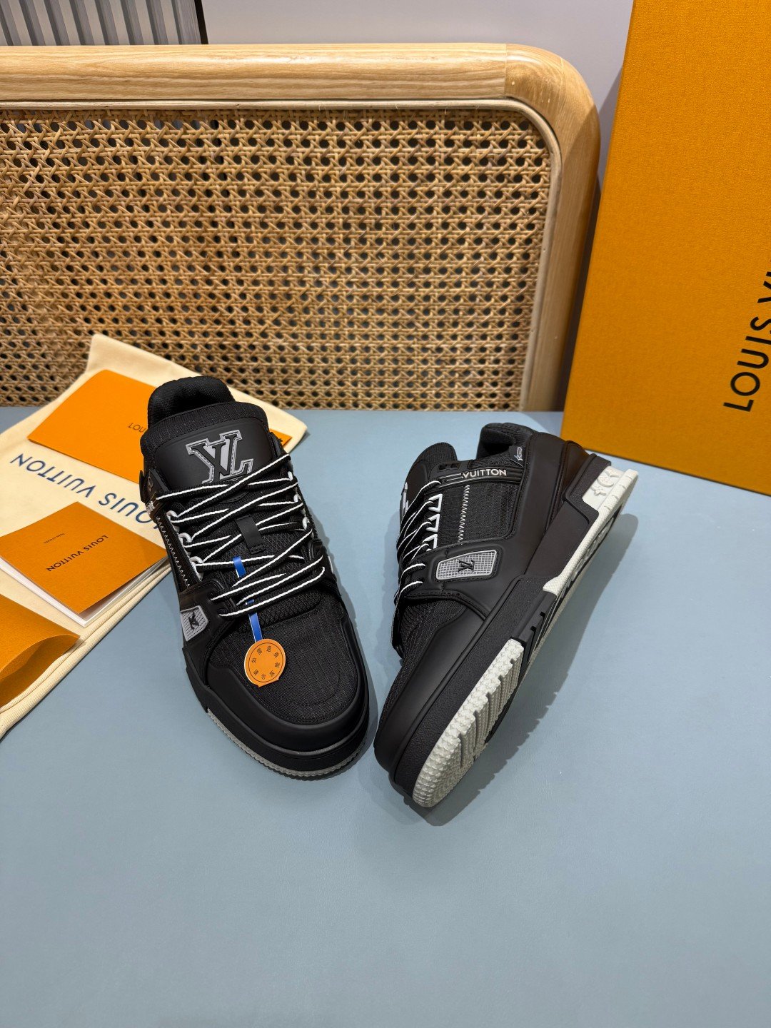 Sneakers Trainer 'Noir Monogram' — vue 23
