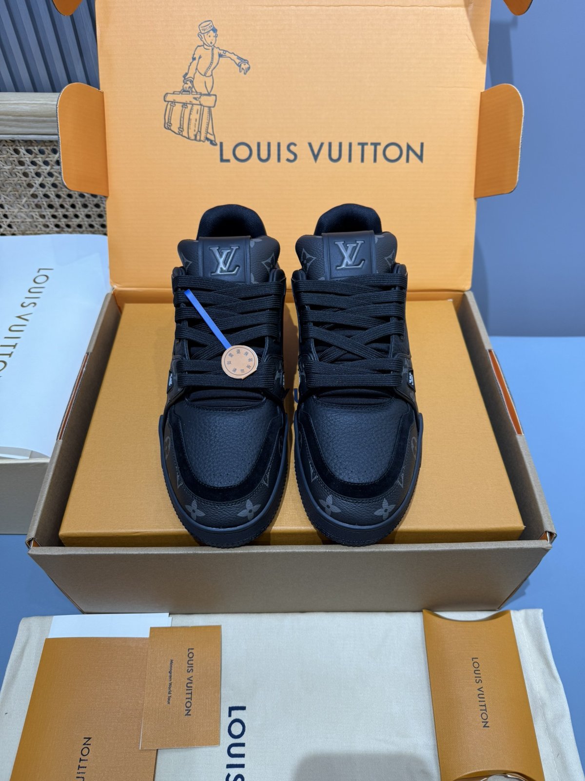 Sneakers Trainer 'Noir Mat' — vue 5
