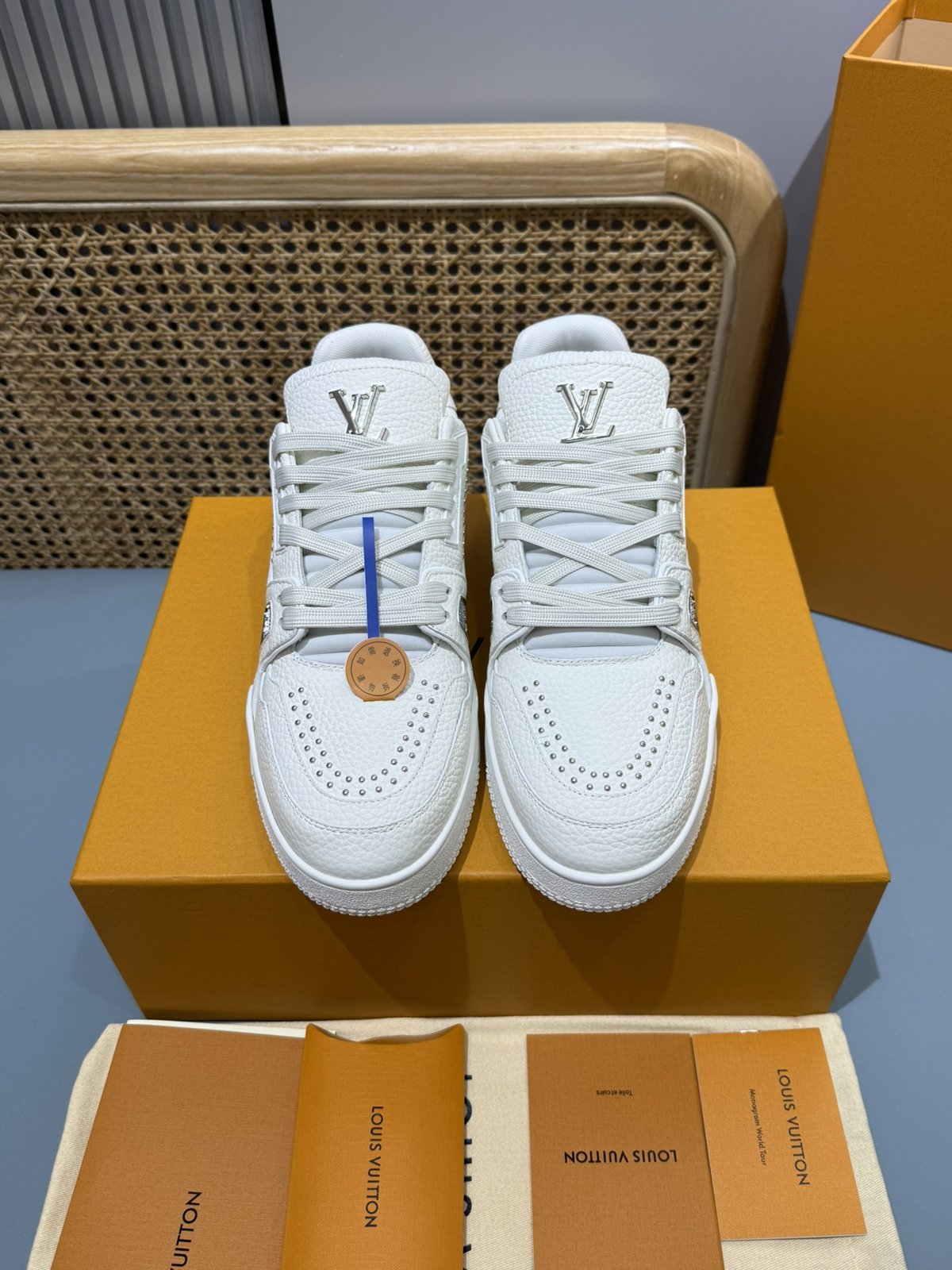 Sneakers Trainer Rivets 'Blanc Beige' — vue 4
