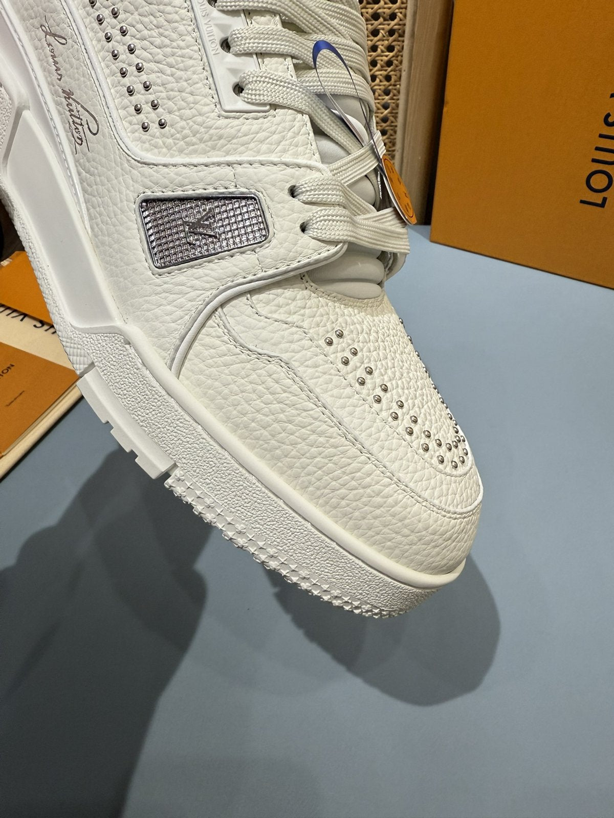 Sneakers Trainer Rivets 'Blanc Beige' — vue 13