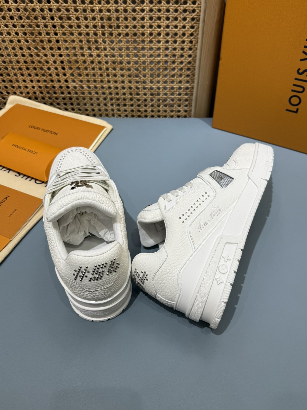 Sneakers Trainer Rivets 'Blanc Beige' — vue 15