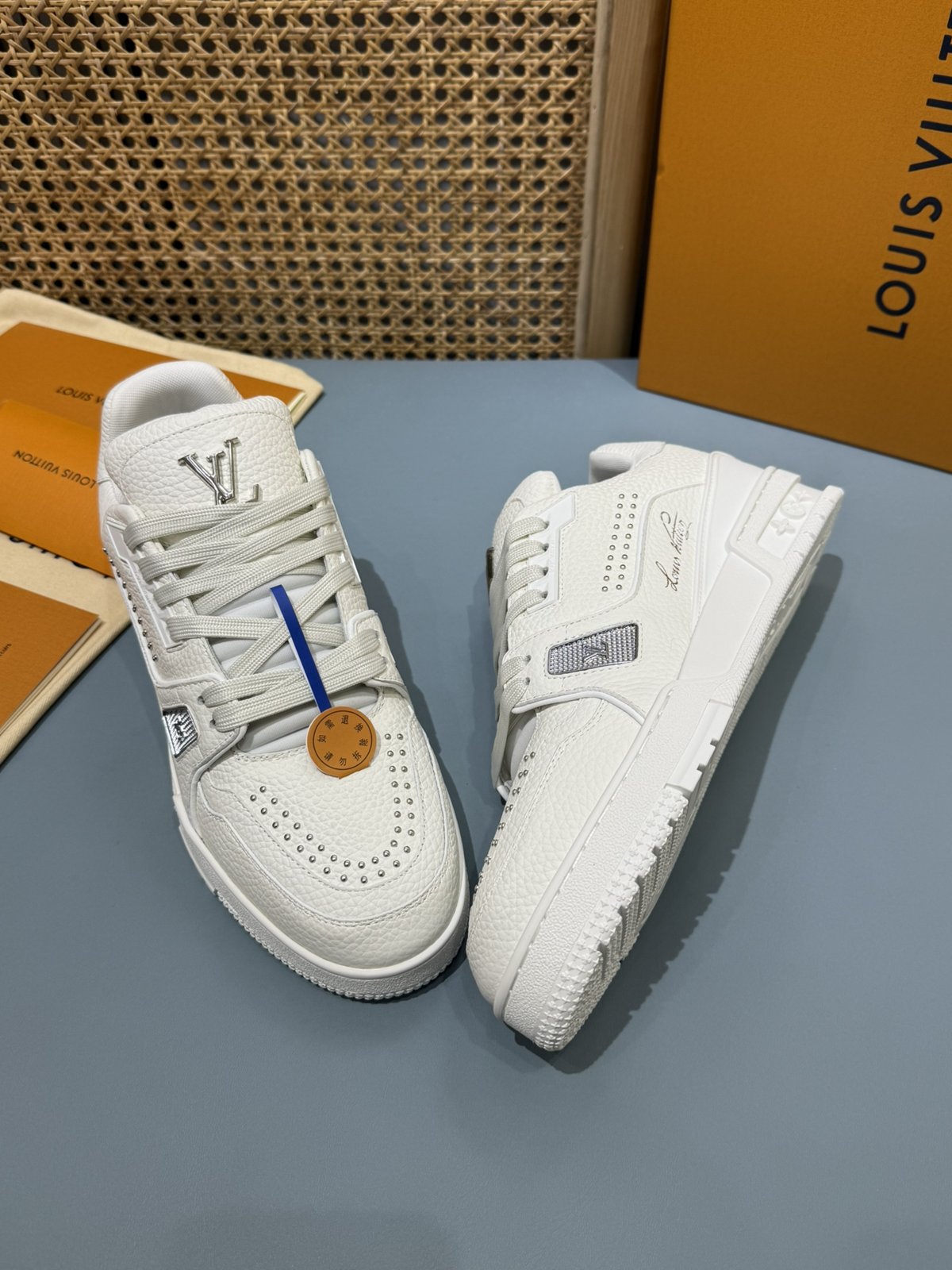 Sneakers Trainer Rivets 'Blanc Beige' — vue 17