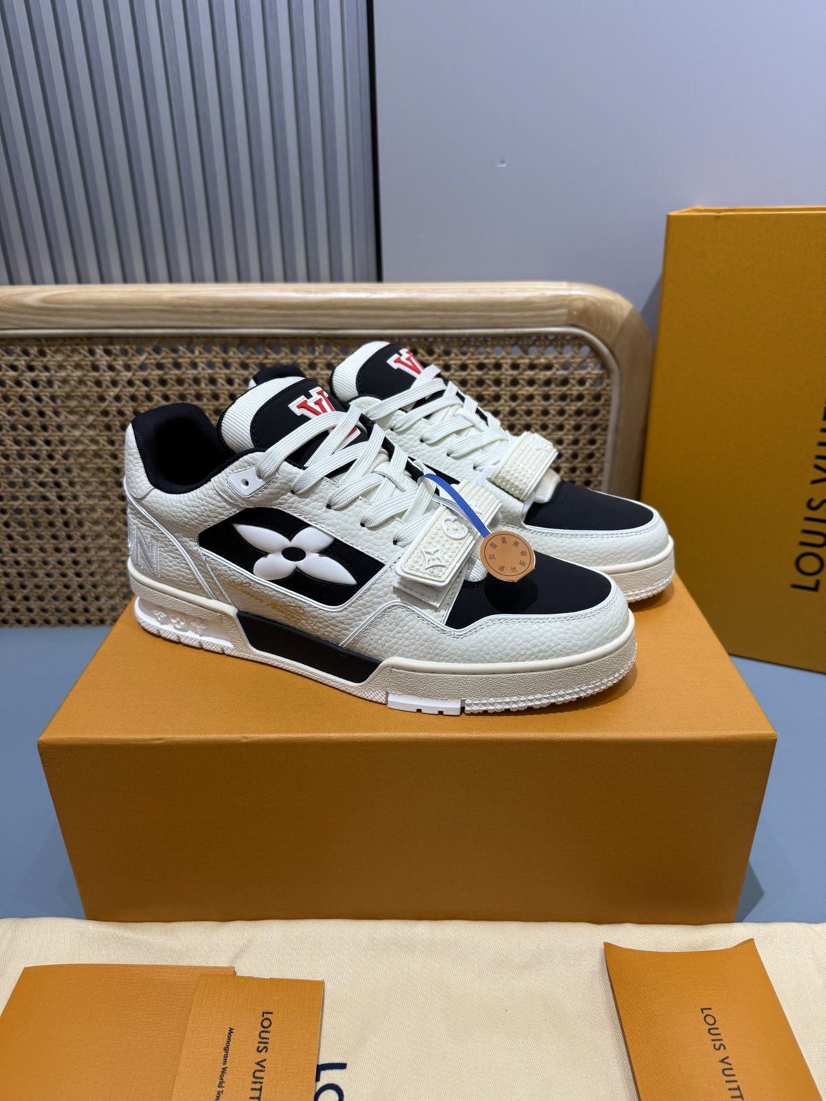 Sneakers Trainer Velcro 'Blanc Noir Graphique'