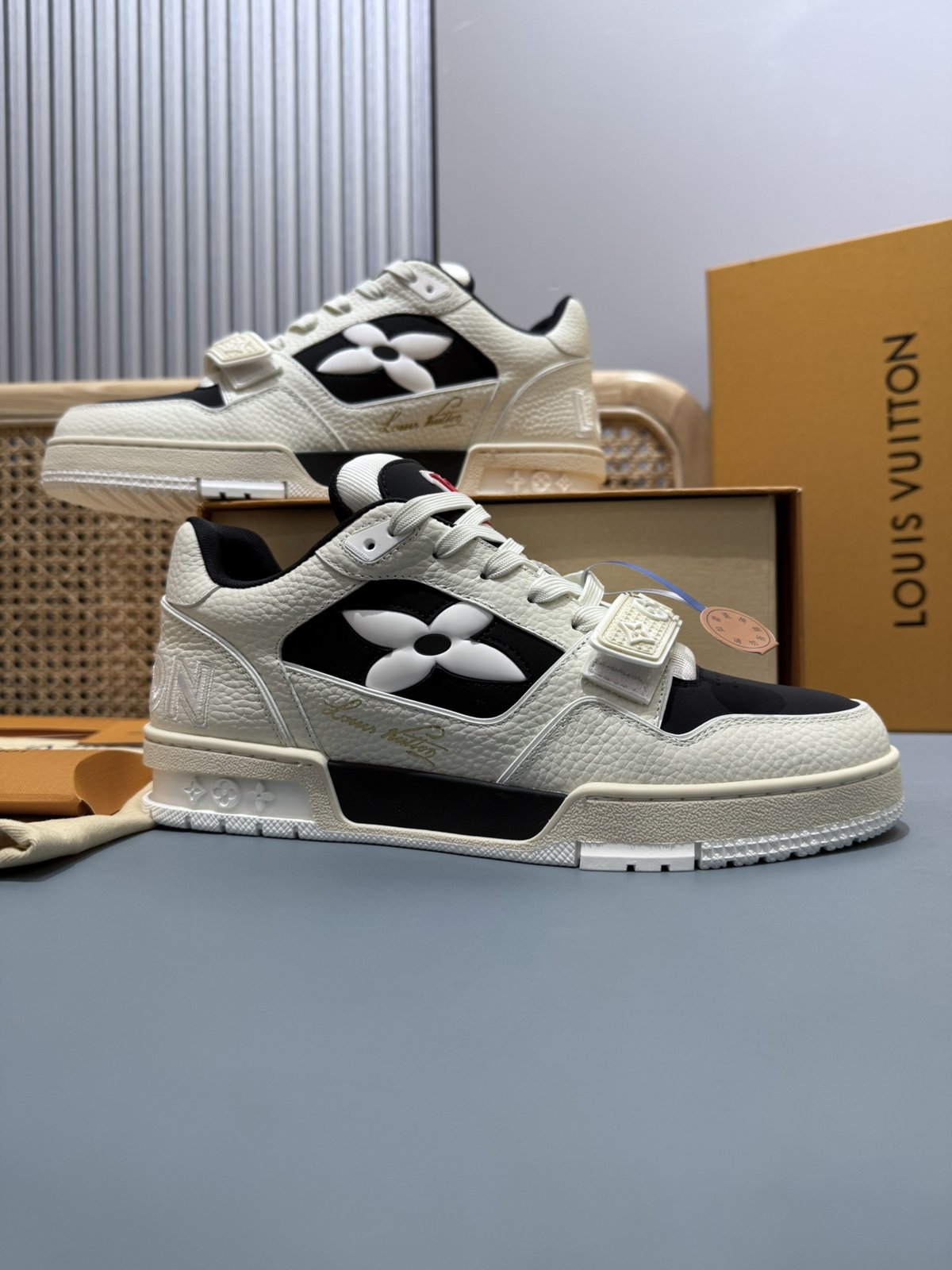 Sneakers Trainer Velcro 'Blanc Noir Graphique' — vue 5