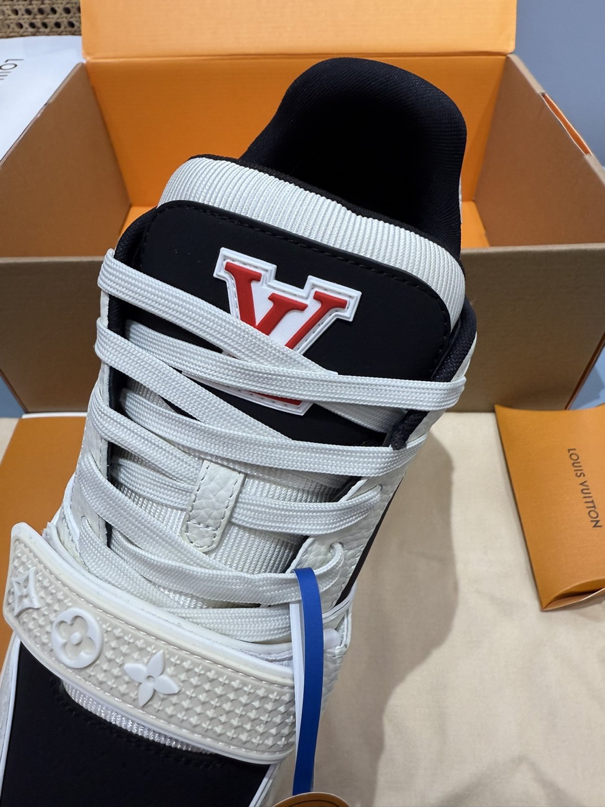 Sneakers Trainer Velcro 'Blanc Noir Graphique' — vue 8