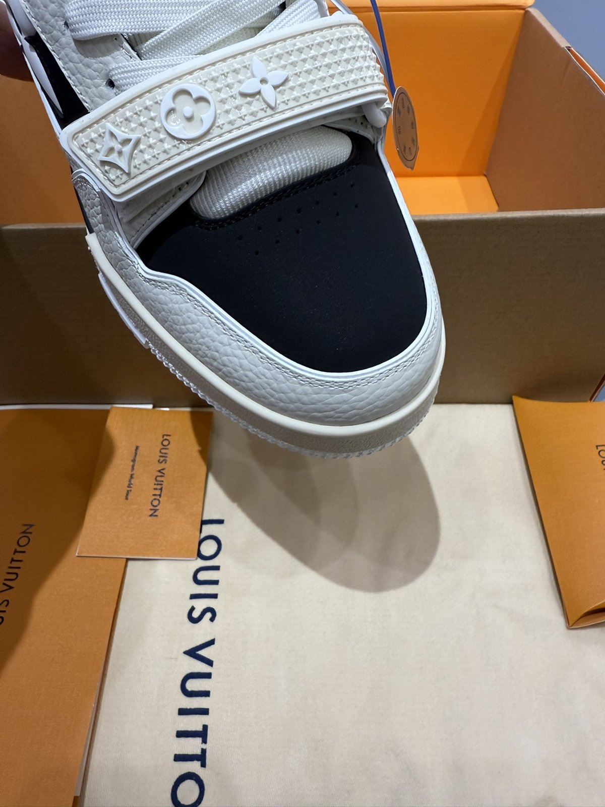 Sneakers Trainer Velcro 'Blanc Noir Graphique' — vue 9