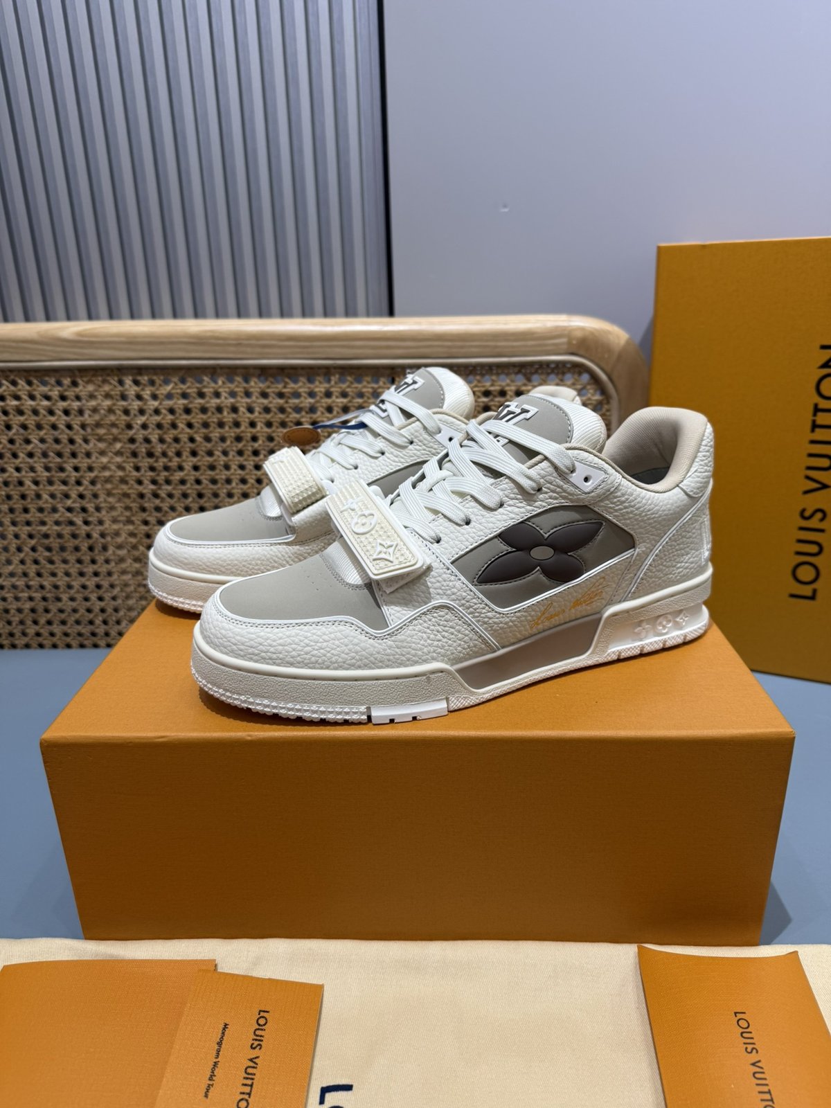 Sneakers Trainer Velcro 'Gris Clair' — vue 4