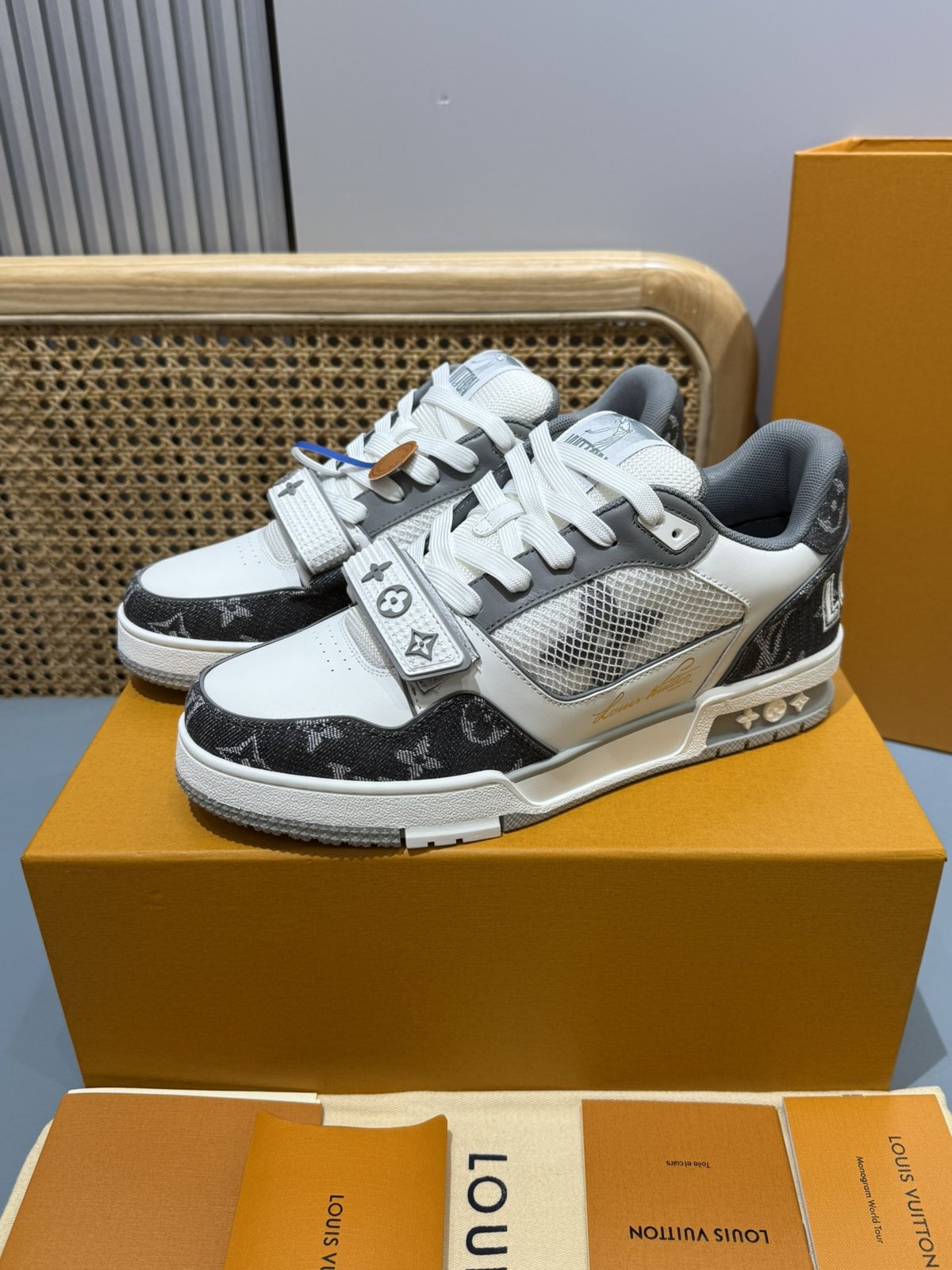 Sneakers Trainer Velcro 'Blanc Noir Gris' — vue 3