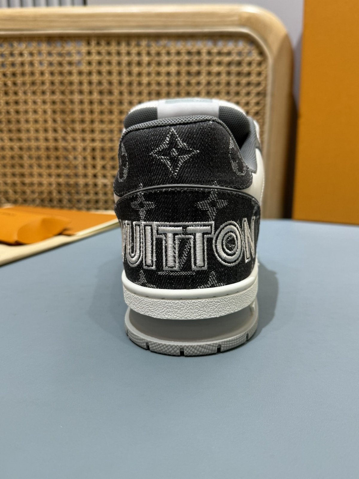 Sneakers Trainer Velcro 'Blanc Noir Gris' — vue 10