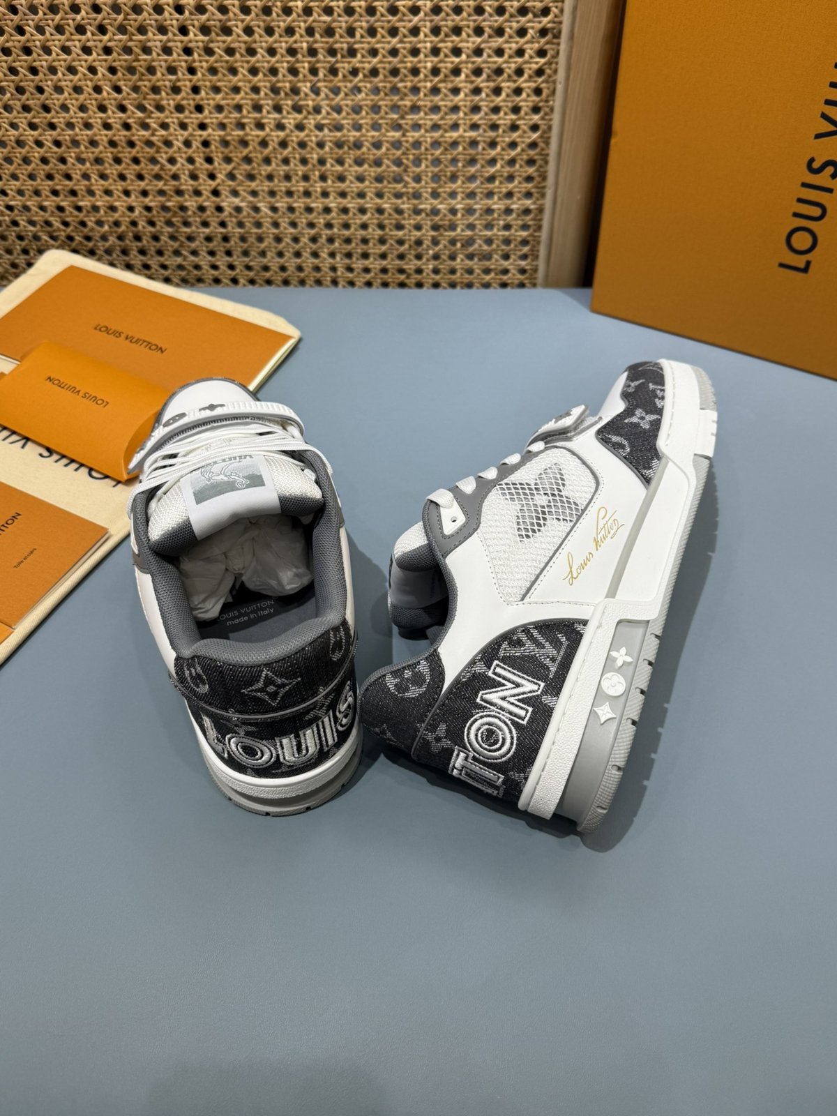 Sneakers Trainer Velcro 'Blanc Noir Gris' — vue 15