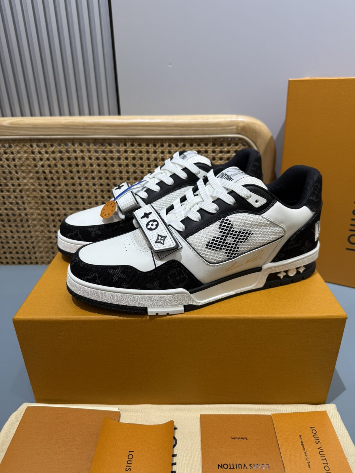 Sneakers Trainer Velcro 'Noir Blanc Gris' — vue 3