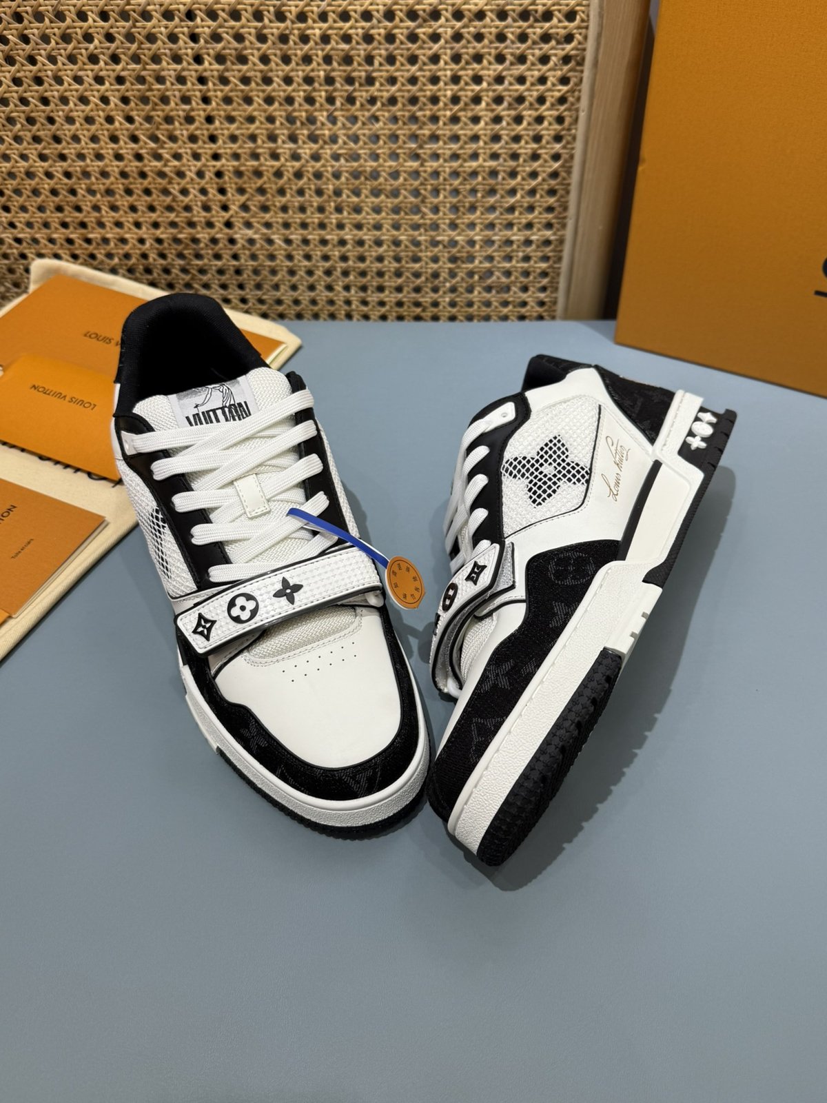 Sneakers Trainer Velcro 'Noir Blanc Gris' — vue 17