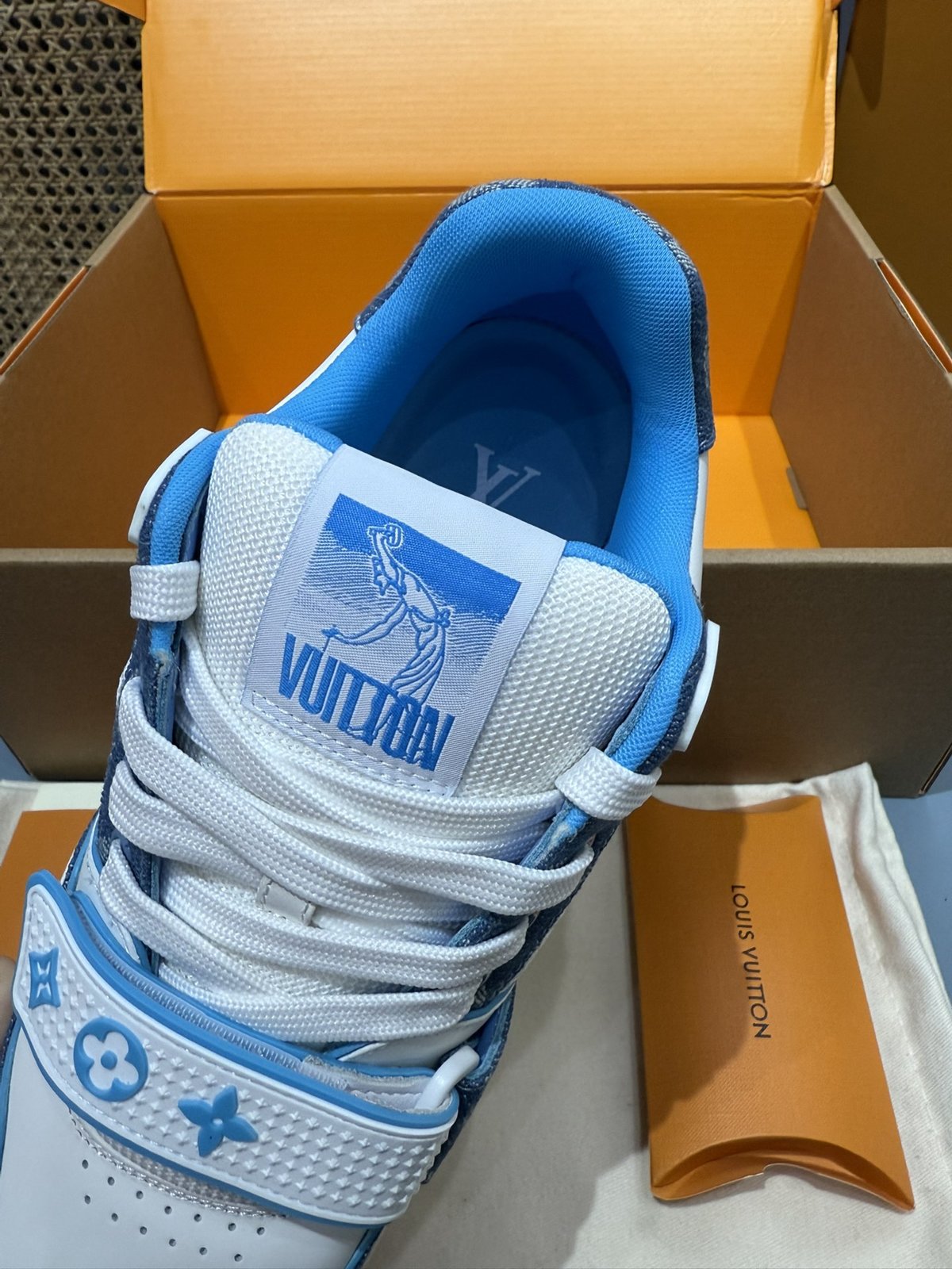 Sneakers Trainer Velcro 'Blanc Bleu Ciel Gris' — vue 7