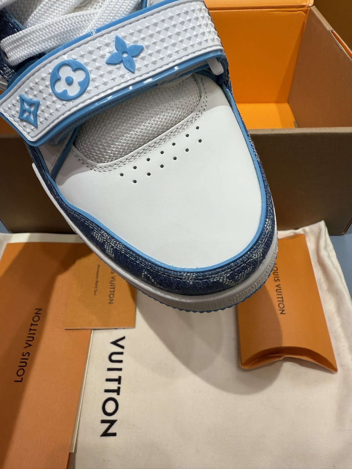 Sneakers Trainer Velcro 'Blanc Bleu Ciel Gris' — vue 12
