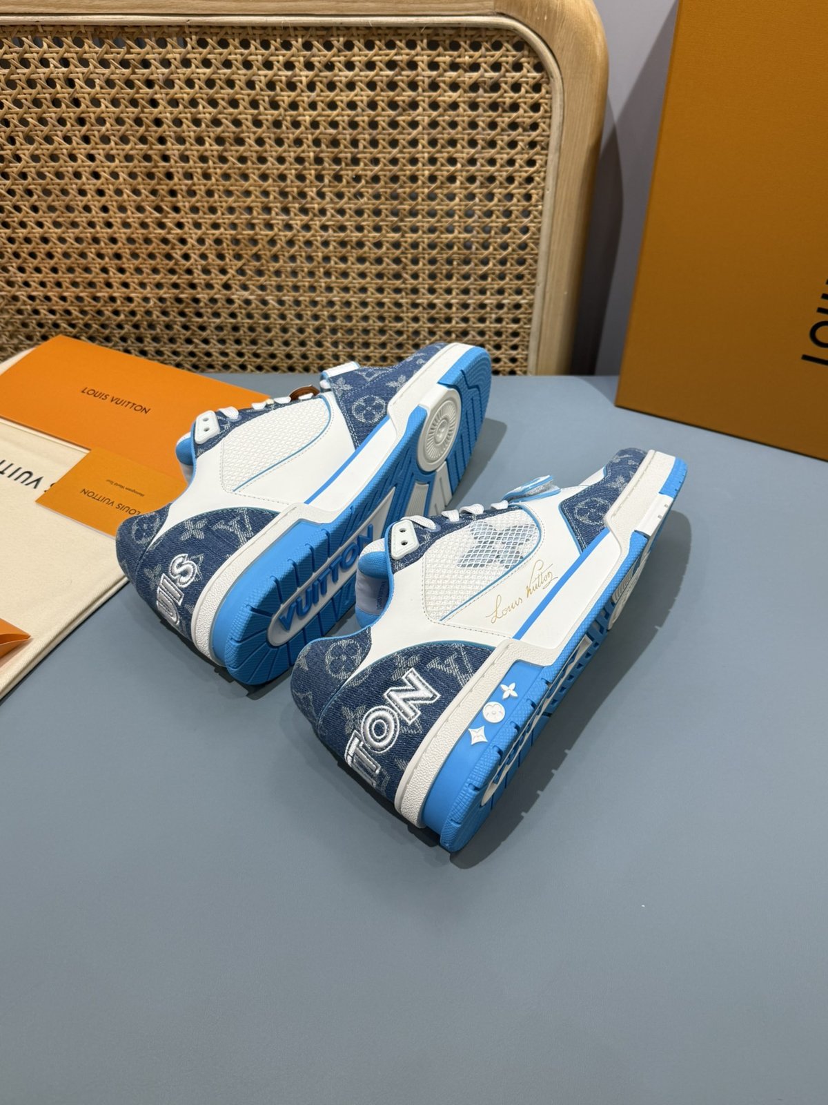 Sneakers Trainer Velcro 'Blanc Bleu Ciel Gris' — vue 13