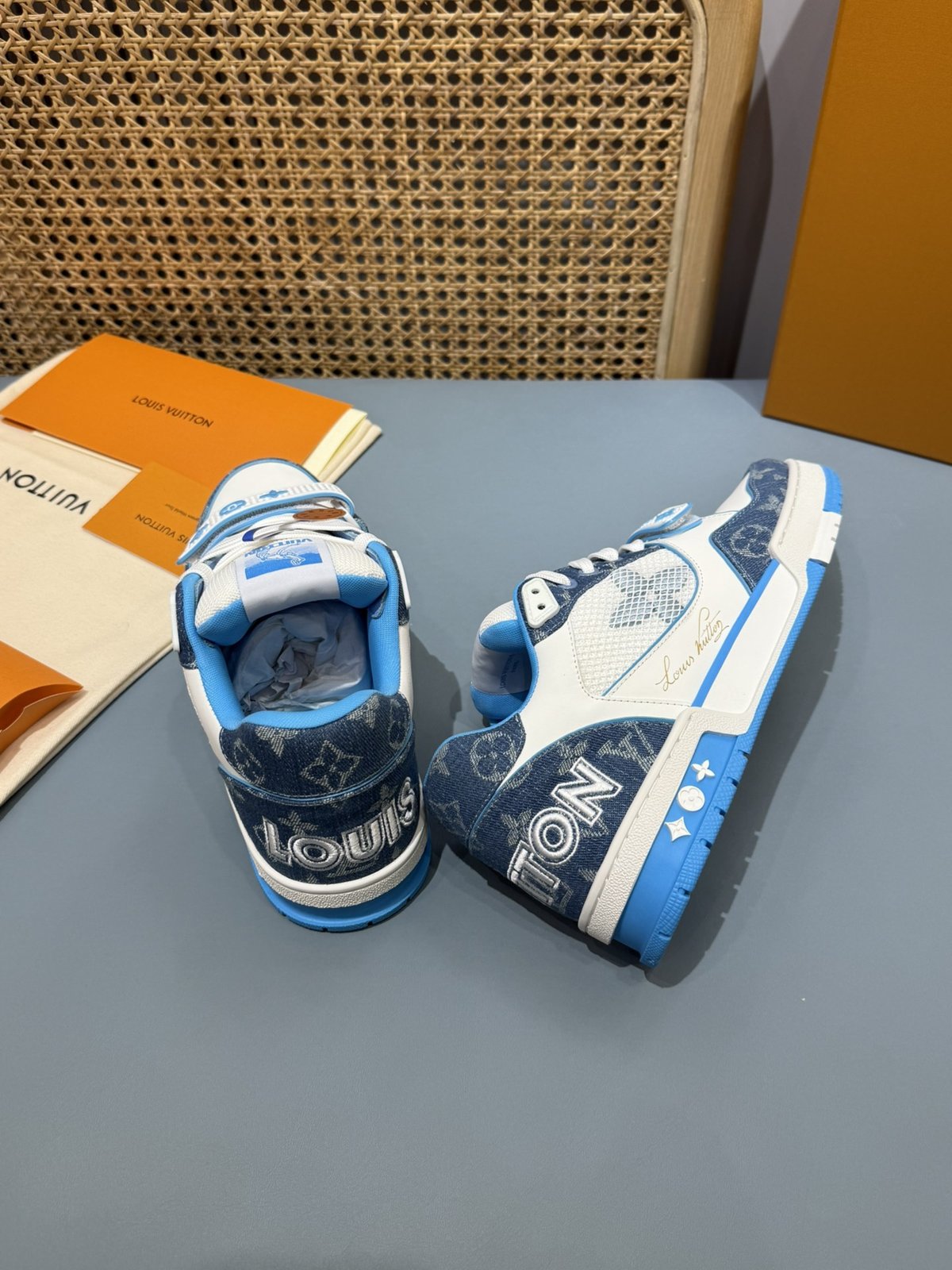 Sneakers Trainer Velcro 'Blanc Bleu Ciel Gris' — vue 14