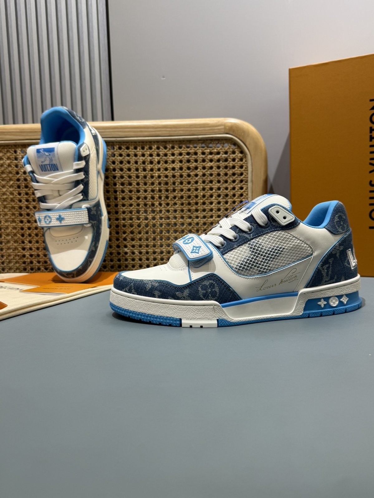 Sneakers Trainer Velcro 'Blanc Bleu Ciel Gris' — vue 15