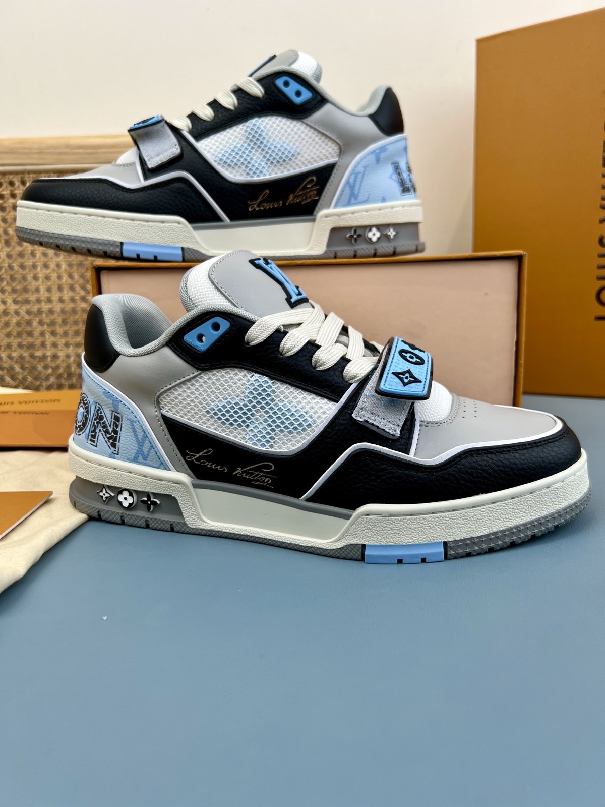 Sneakers Trainer Velcro 'Blanc Noir Bleu Ciel' — vue 5