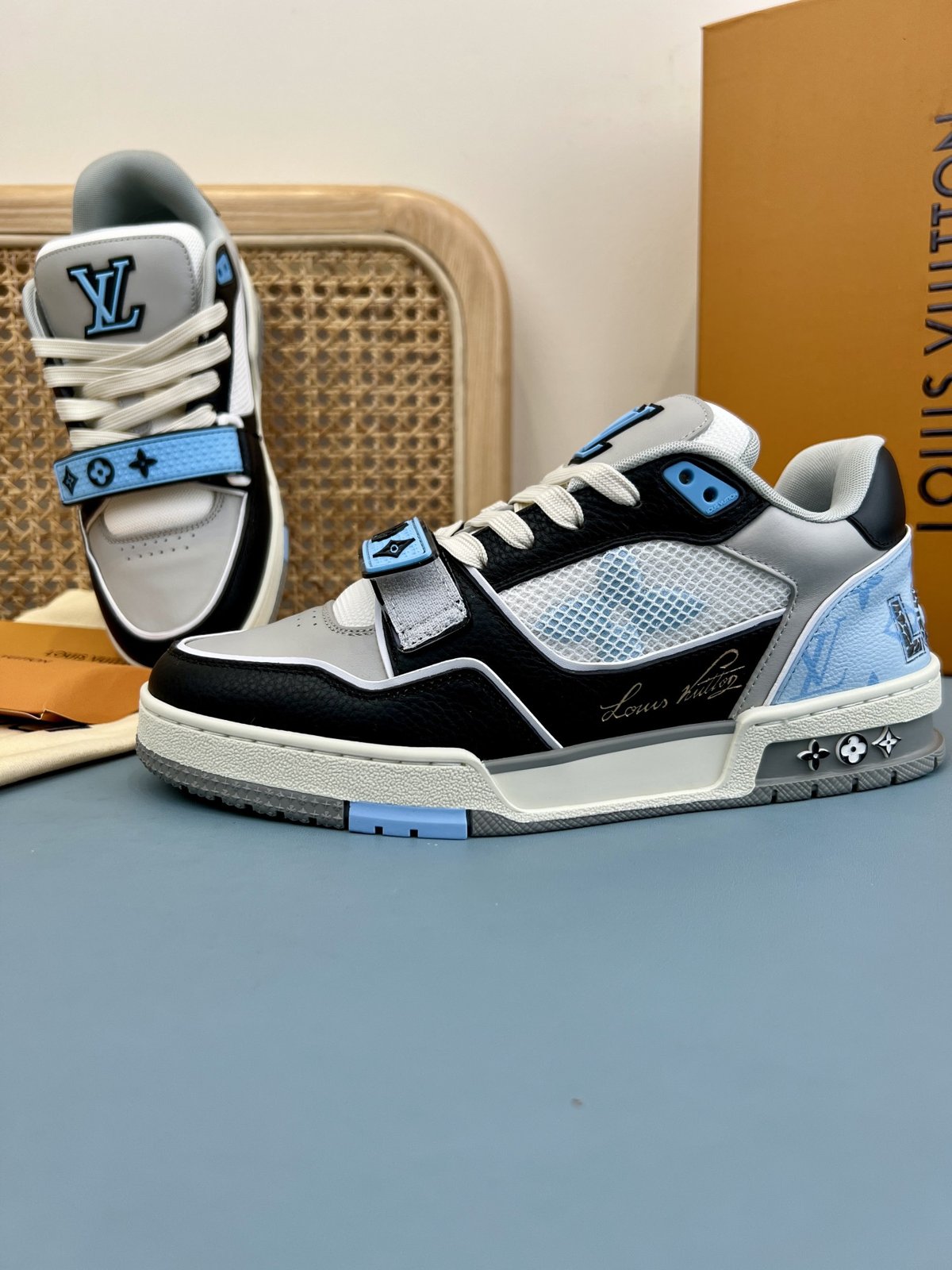 Sneakers Trainer Velcro 'Blanc Noir Bleu Ciel' — vue 13