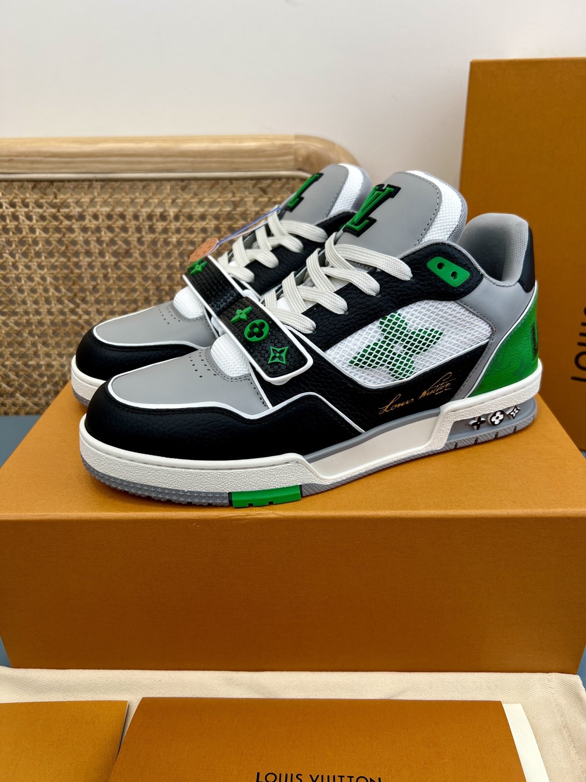 Sneakers Trainer Velcro 'Gris Noir Vert' — vue 3