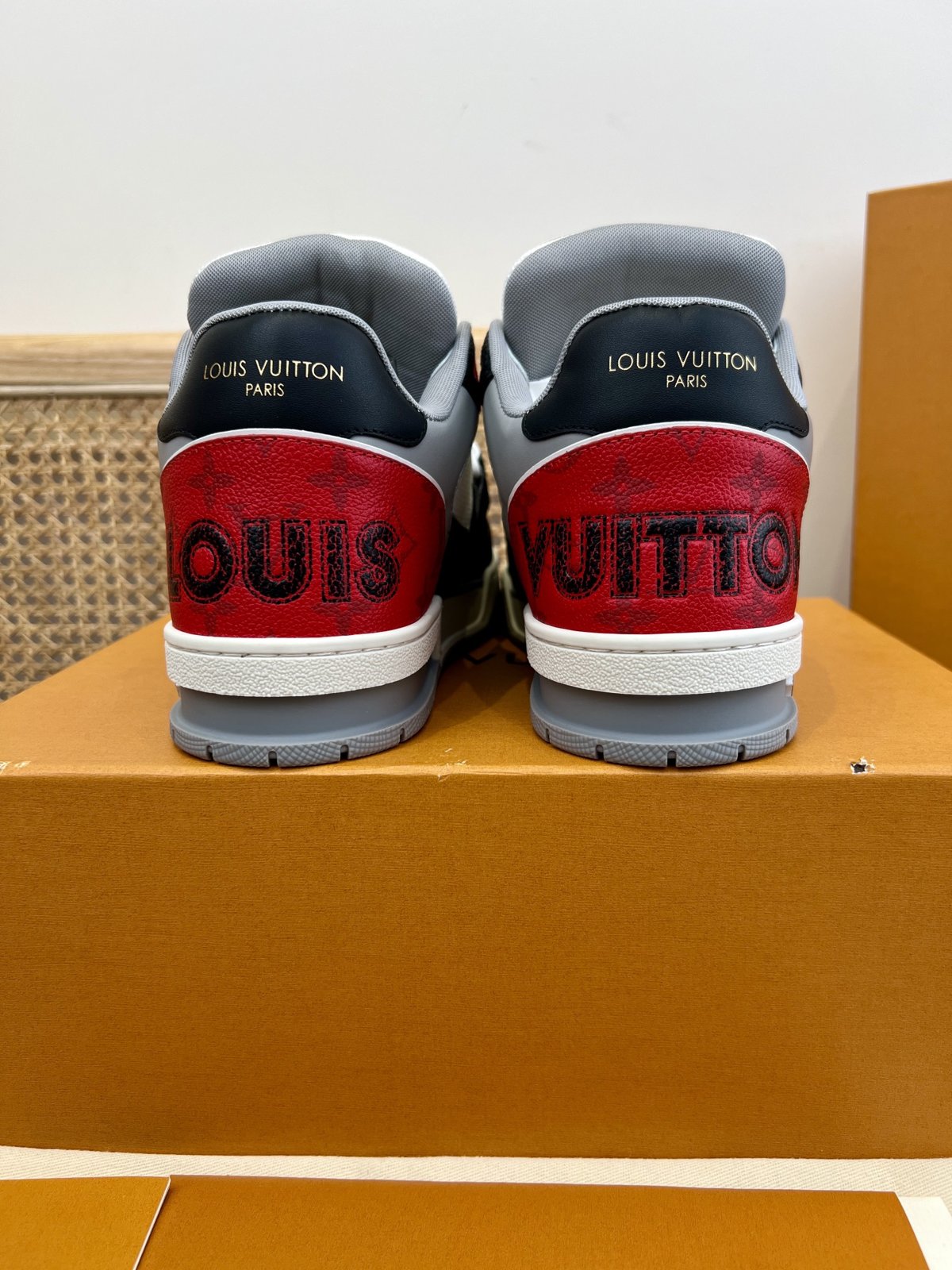 Sneakers Trainer Velcro 'Gris Rouge Noir' — vue 4