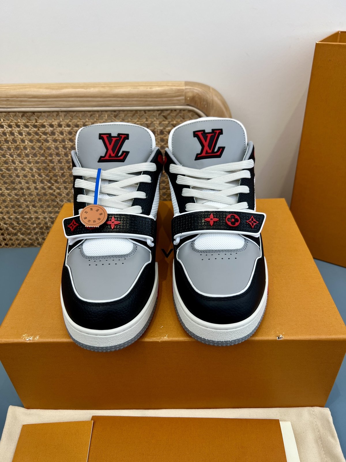 Sneakers Trainer Velcro 'Gris Rouge Noir' — vue 5