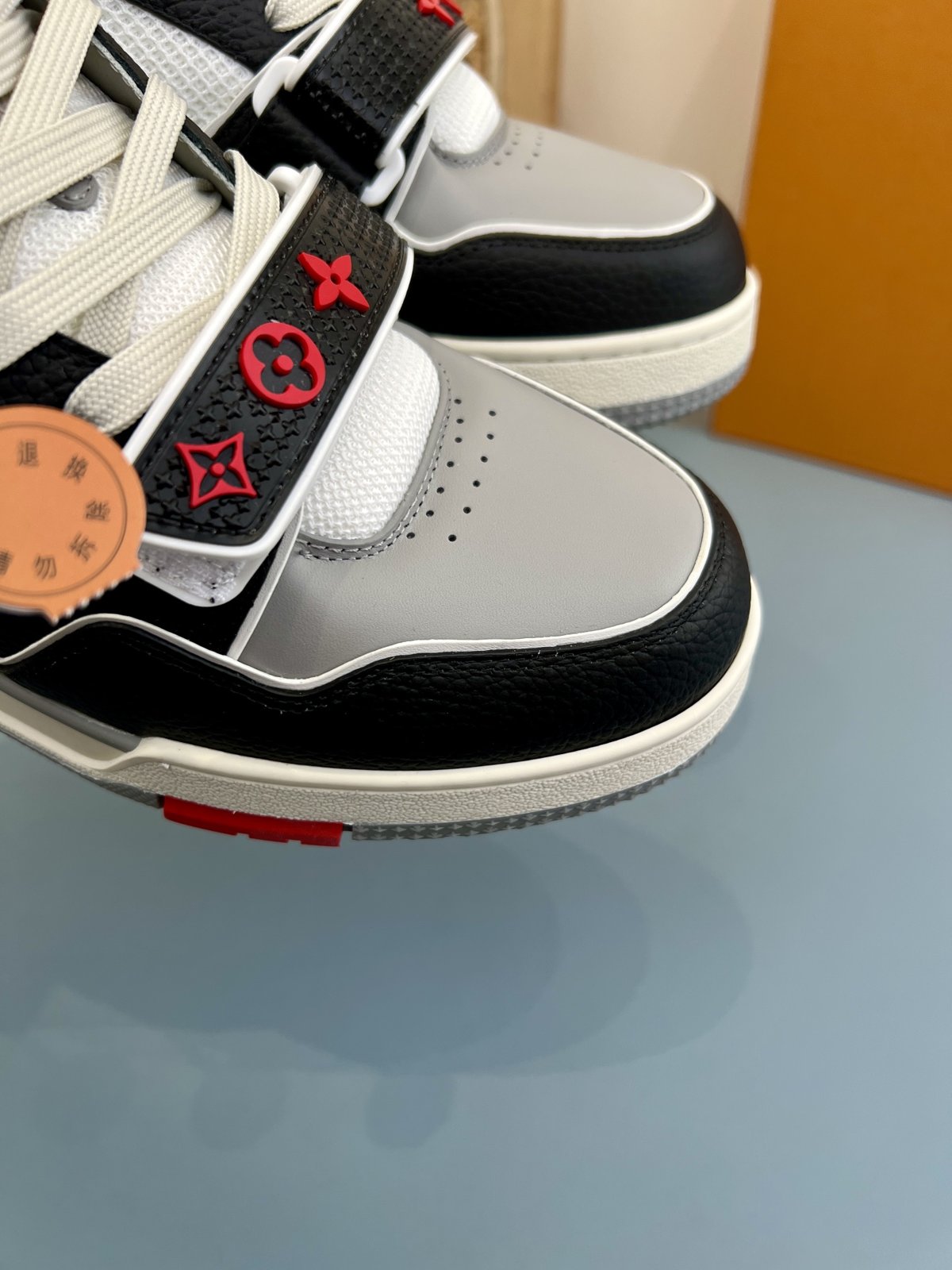 Sneakers Trainer Velcro 'Gris Rouge Noir' — vue 6