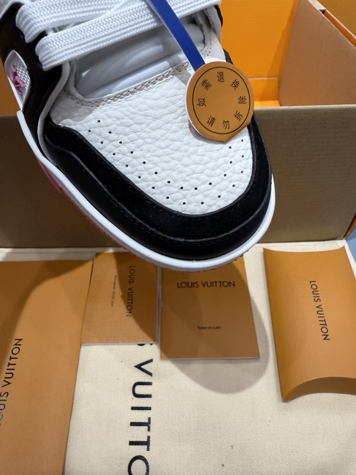 Sneakers Trainer 'Blanc Noir Rose' — vue 9