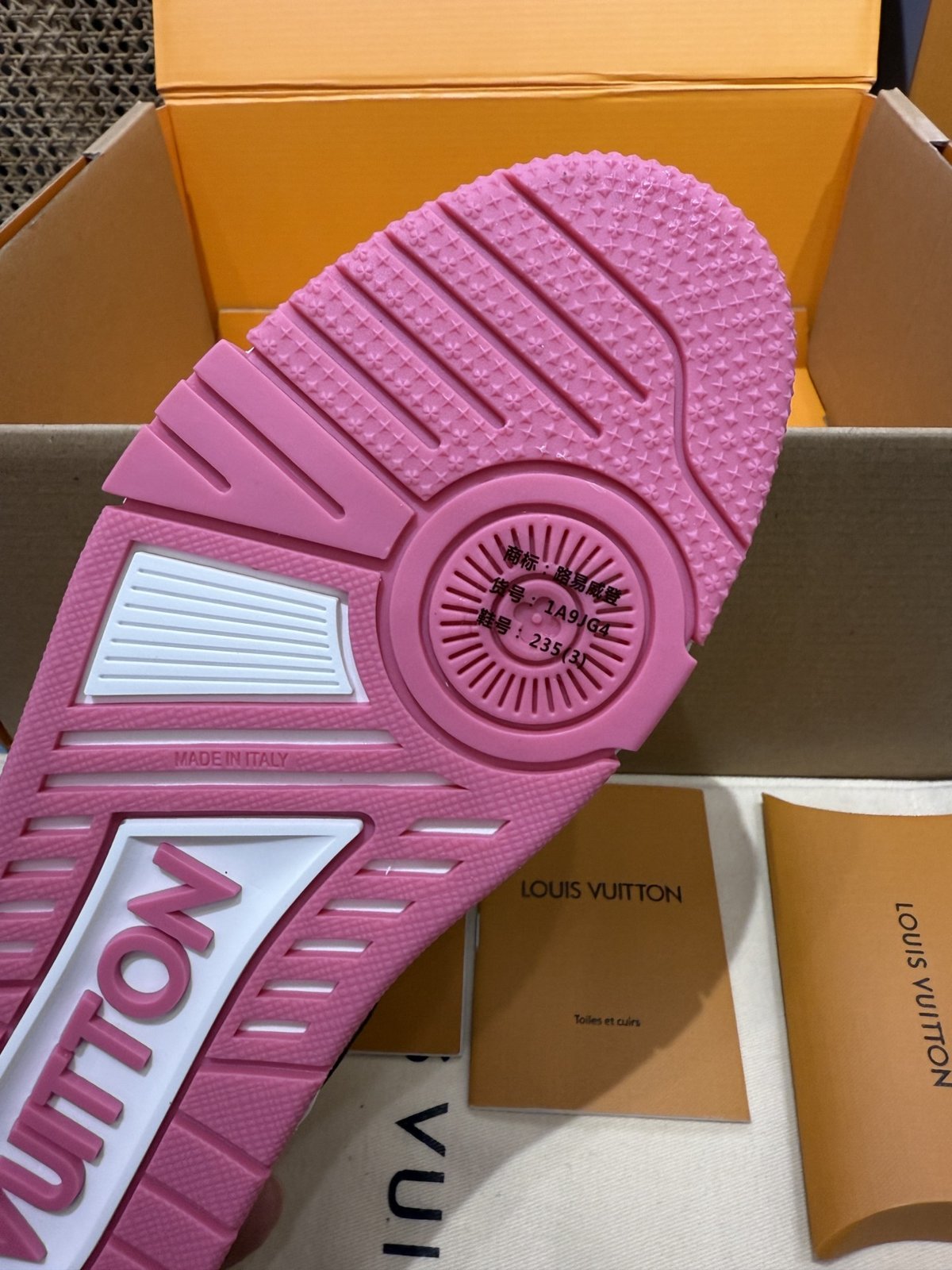 Sneakers Trainer 'Blanc Noir Rose' — vue 12