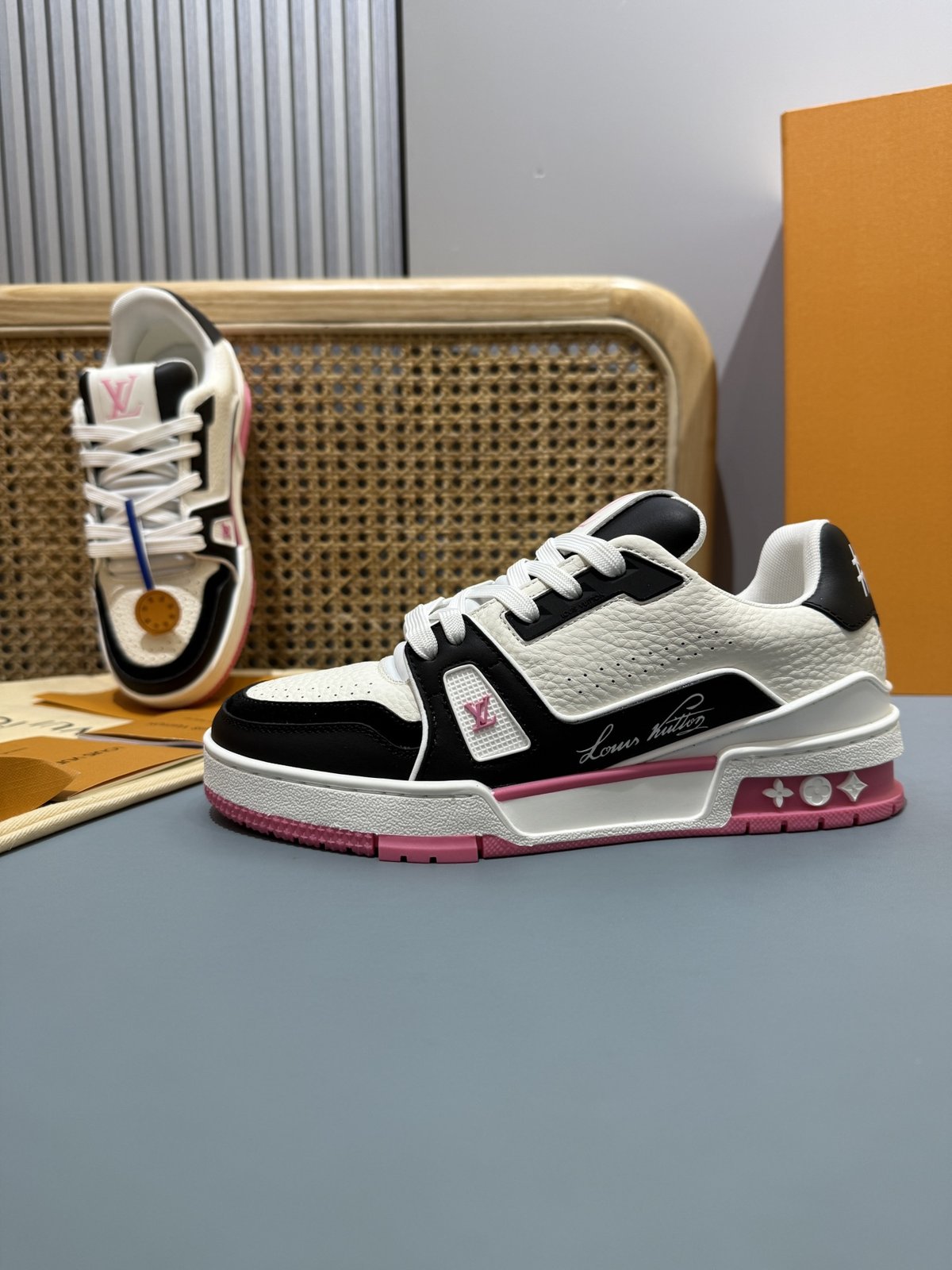 Sneakers Trainer 'Blanc Noir Rose' — vue 16