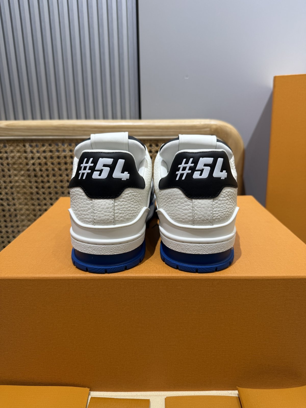 Sneakers Trainer 'Blanc Noir Bleu Roi' — vue 2