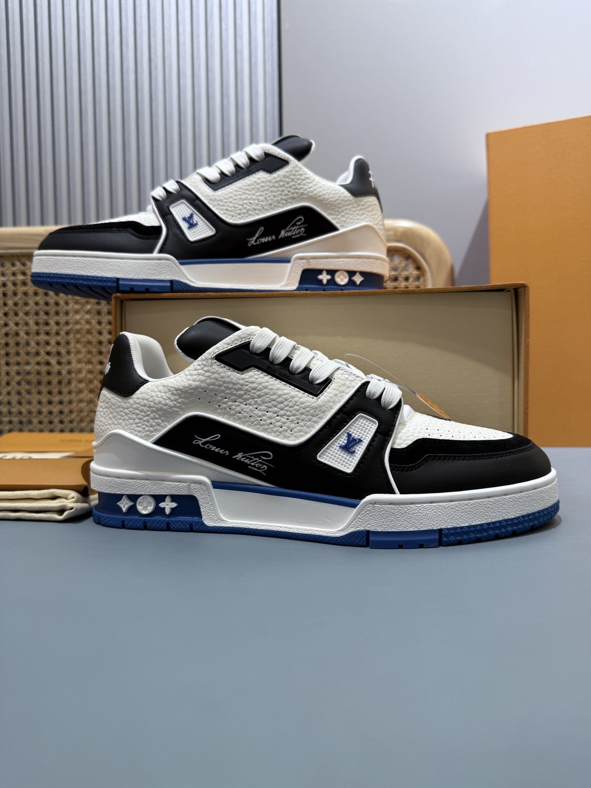 Sneakers Trainer 'Blanc Noir Bleu Roi' — vue 5