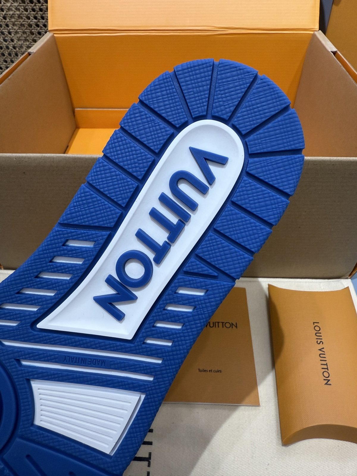 Sneakers Trainer 'Blanc Noir Bleu Roi' — vue 8