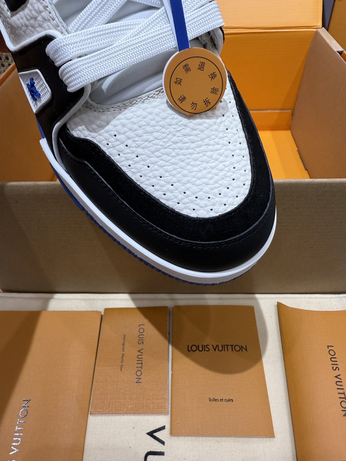 Sneakers Trainer 'Blanc Noir Bleu Roi' — vue 9
